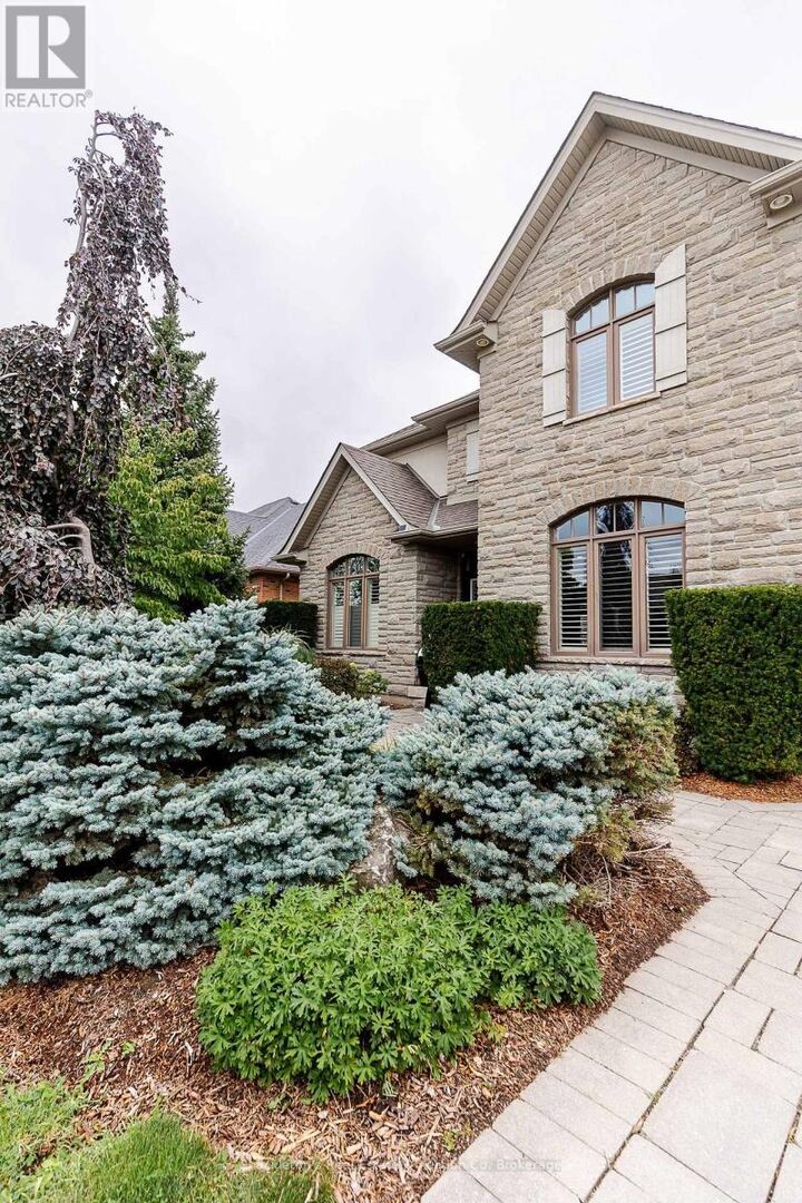 Property Photo: 766 Eagletrace Drive ON N6G 0E9