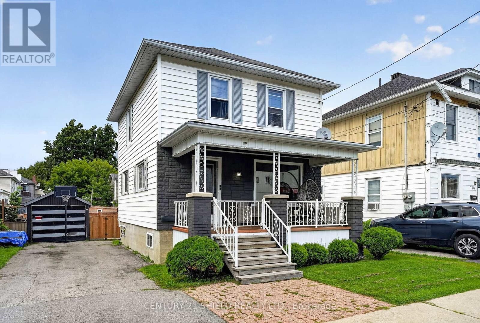 Property Photo:  712 First Street East  ON K6H 1M4 
