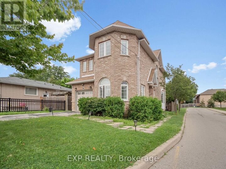 Property Photo: 257 Carla Avenue 18 ON L8G 3M9