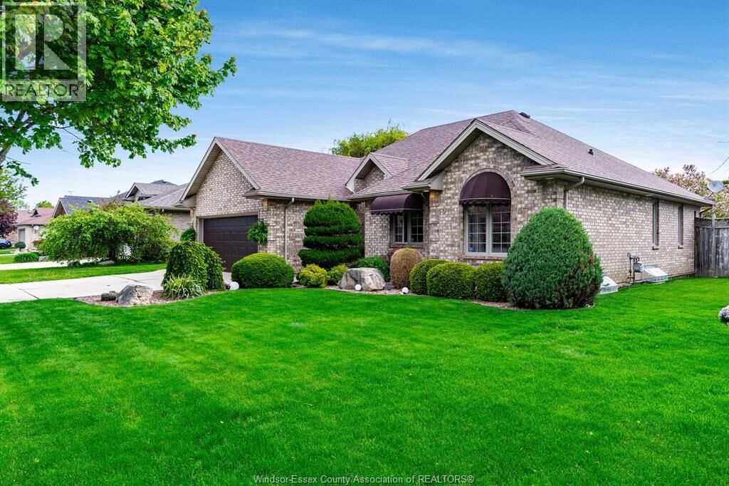 Property Photo:  21 Conservation Boulevard  ON N9Y 4E4 