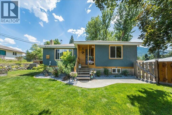 526 12th Avenue — photo 1