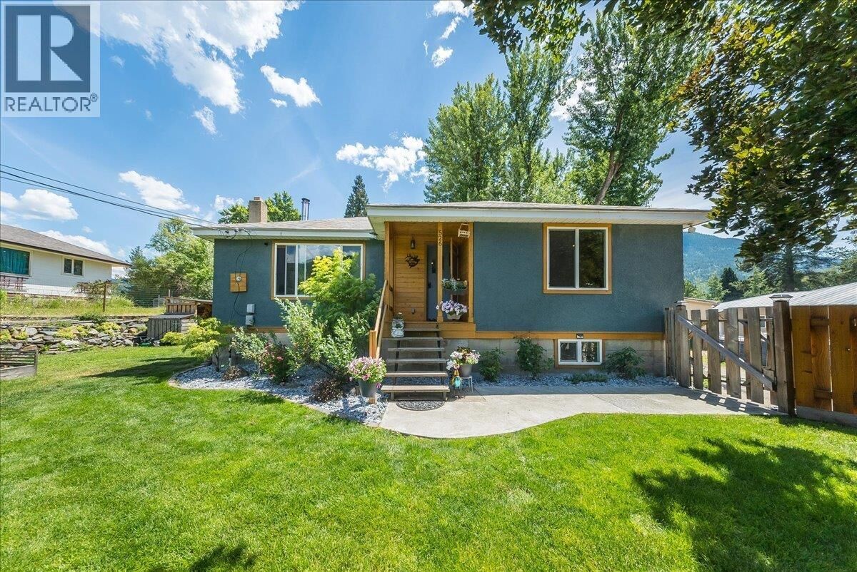 Property Photo:  526 12th Avenue  BC V0G 1G0 