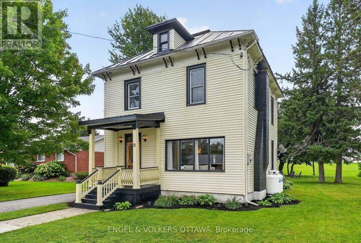 Property Photo:  22 Peter Street  ON K0C 1T0 