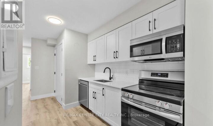 Property Photo:  400 Scenic Drive North 4C  ON N5Z 3A8 