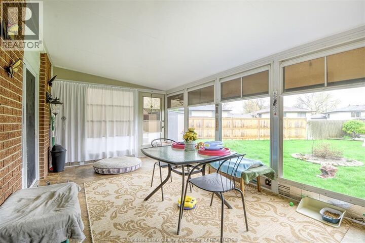 Property Photo:  9447 Alten Drive  ON N8R 1V9 