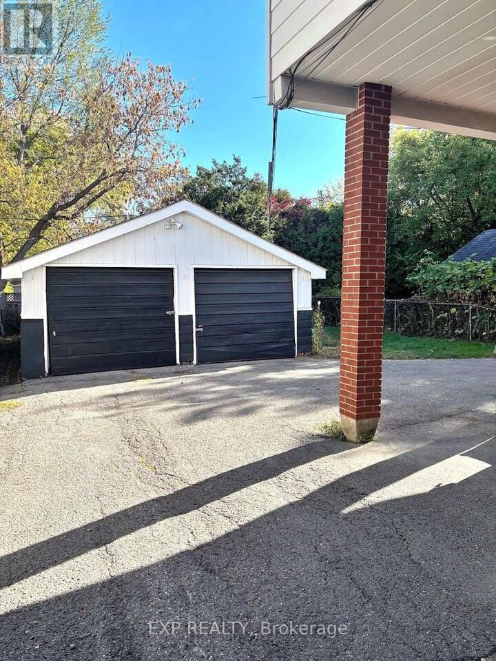 Property Photo: 527 Laderoute Avenue ON K1Z 5V9
