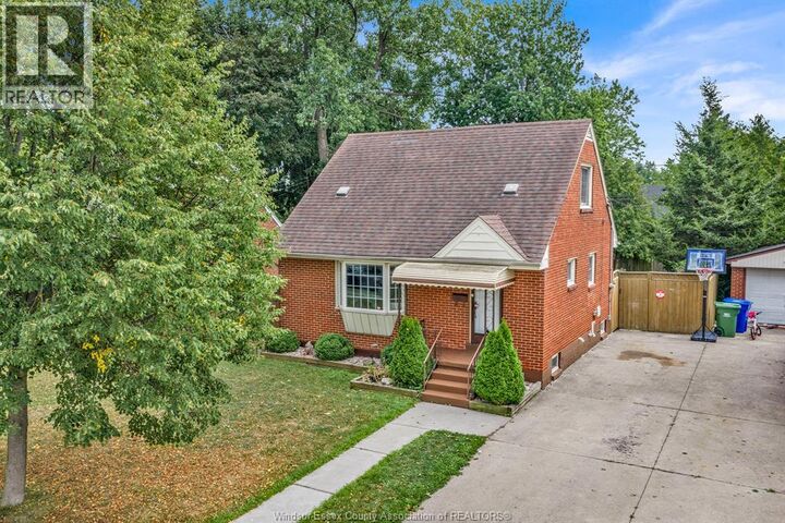 Property Photo: 2187 Girardot ON N9B 1R3