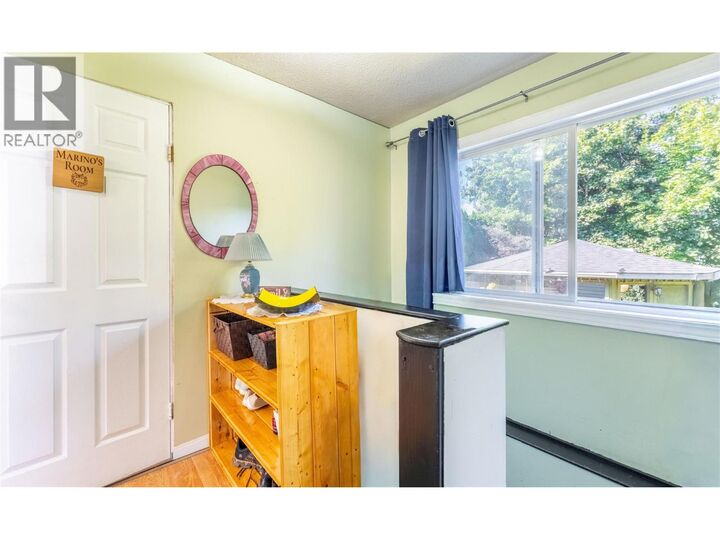 Property Photo: 215 19th Avenue South BC V0B 1G5