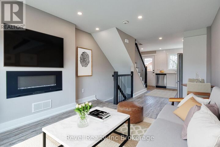 226 Clarke Street North 9 — photo 1