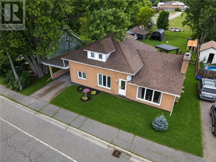 Property Photo: 33 Notre Dame Street E ON P0M 2N0