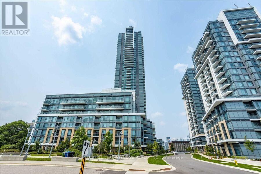 Property Photo: 55 Ann O'Reilly Road 732 ON M2J 0E1