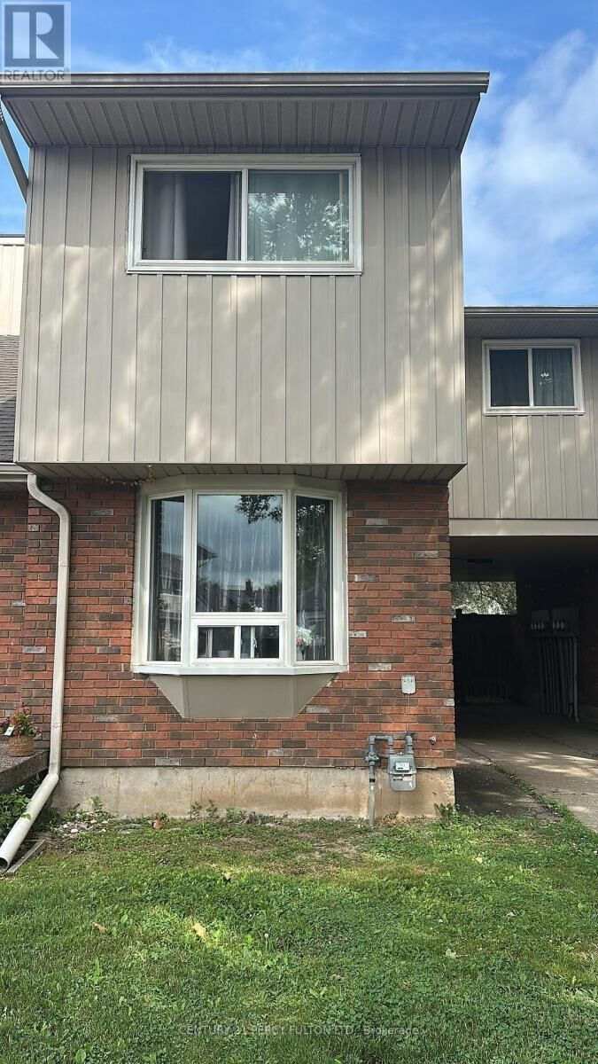 Property Photo:  100 Brownleigh Avenue 164  ON L3B 5V8 