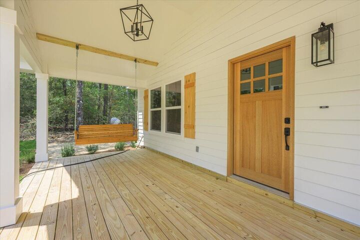 Property Photo: 109 Spring Hill Road FL 32433