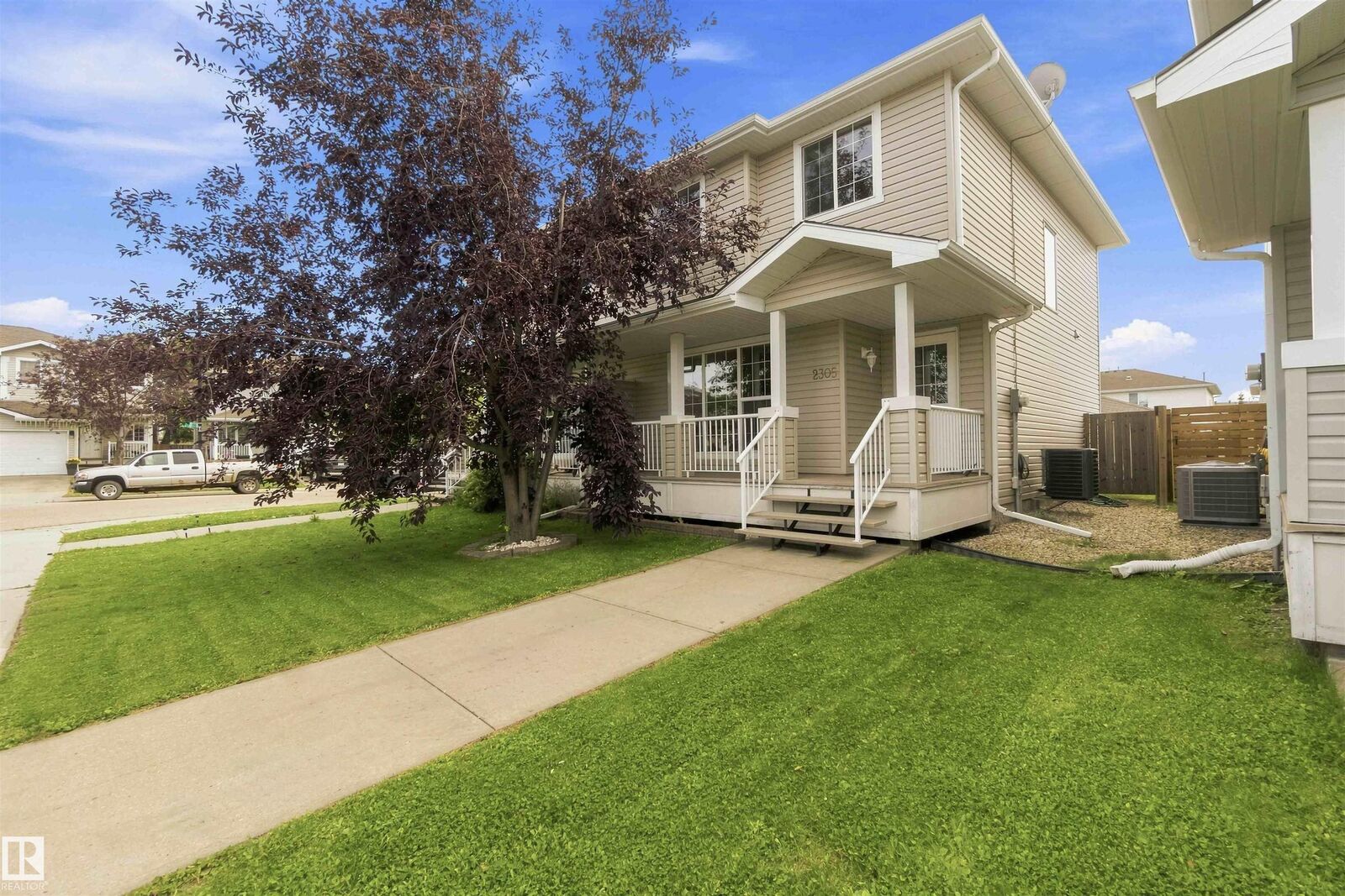 Property Photo:  2305 28 Avenue NW  AB T6T 0A5 