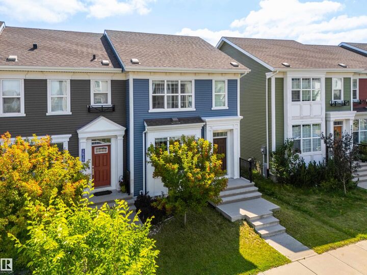 Property Photo:  2627 Maple Way NW  AB T6T 2E9 
