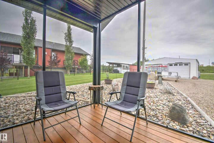 Property Photo:  735 56512 RR 111  AB T0A 2G0 