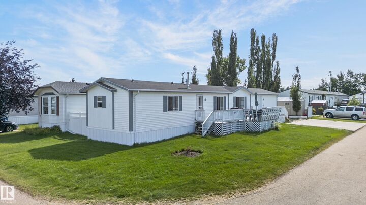 Property Photo: 3136 Lakewood Crescent NW AB T5S 2C5