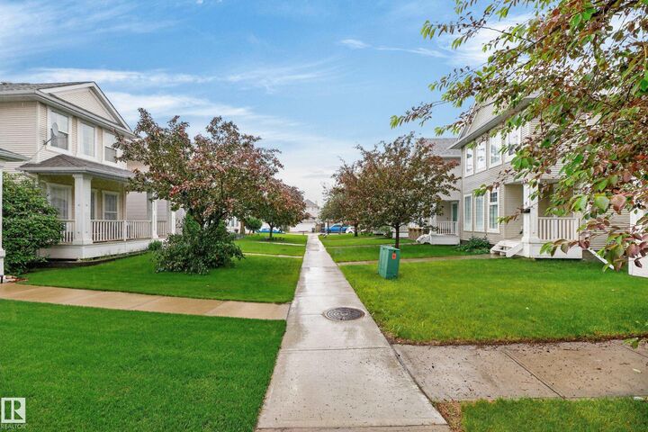 Property Photo:  136 Bothwell Place  AB T8H 2M7 