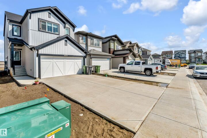 Property Photo: 4610 72 Avenue AB T4X 3B1