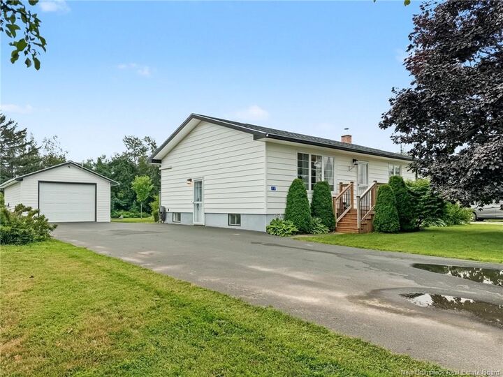 11 Charles — photo 1