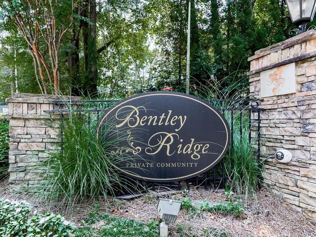 Property Photo: 1634 Roanoke Place SE 7 GA 30067