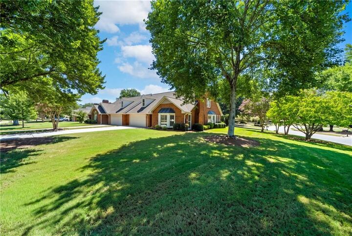Property Photo: 130 Brickleberry Drive GA 30075