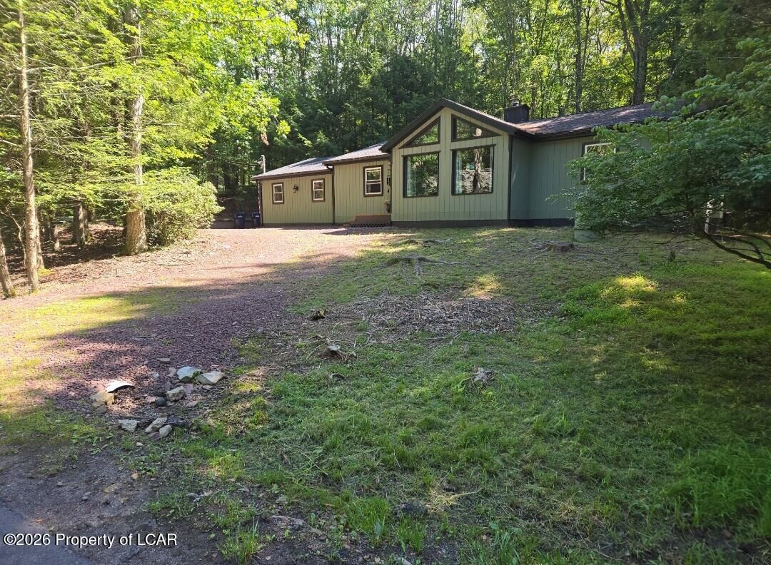 Property Photo: 6 Mink Springs Court PA 18222