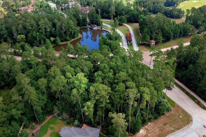 Property Photo:  67 N Glenwild Circle  TX 77389 