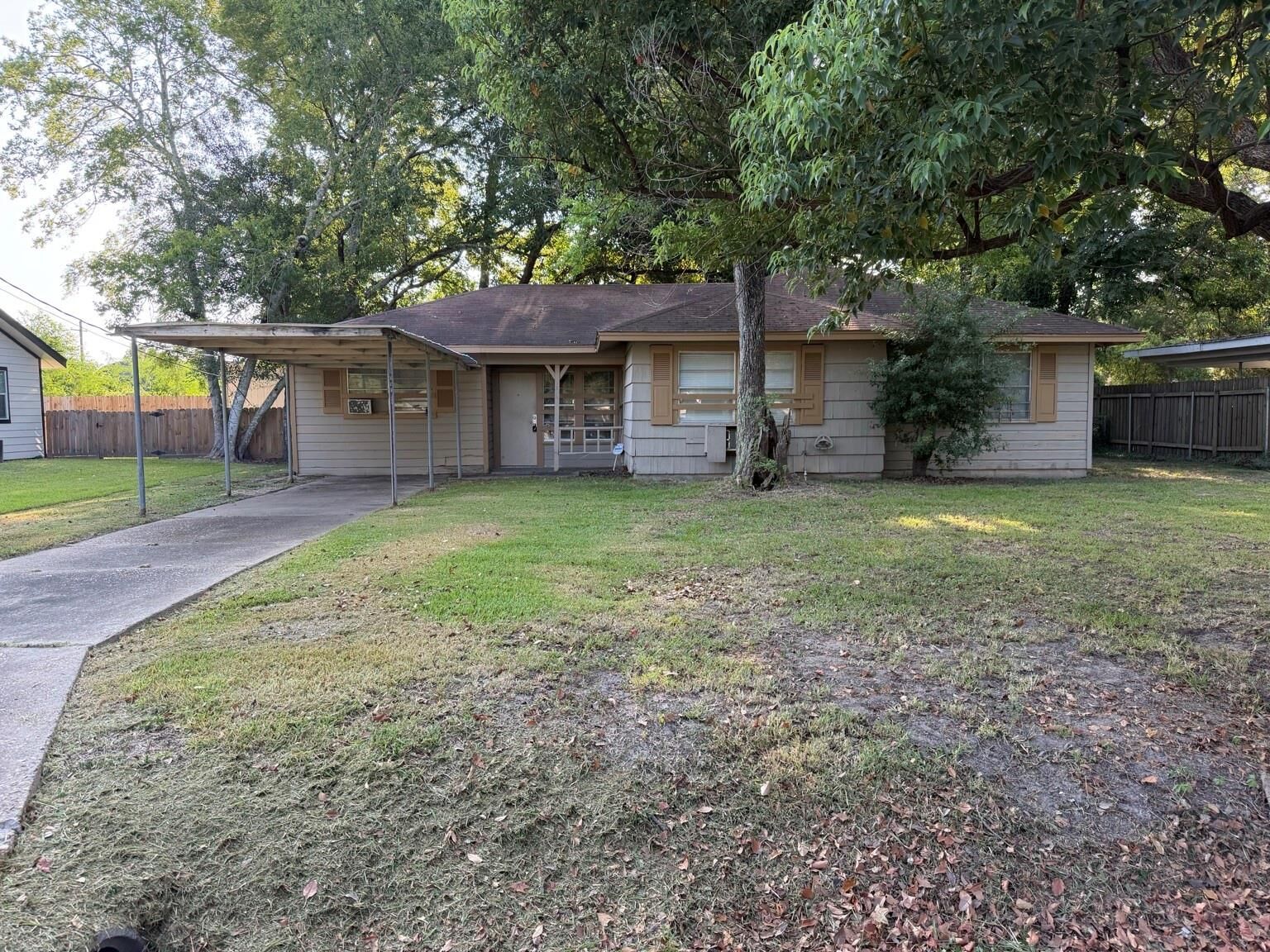Property Photo: 1810 11th Street TX 77630