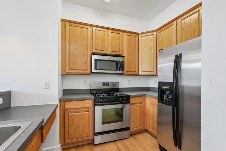 Property Photo:  3 Greenwich Dr 97  NJ 07305 
