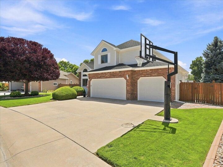Property Photo:  1009 Medicine Man Ct  CO 80550 