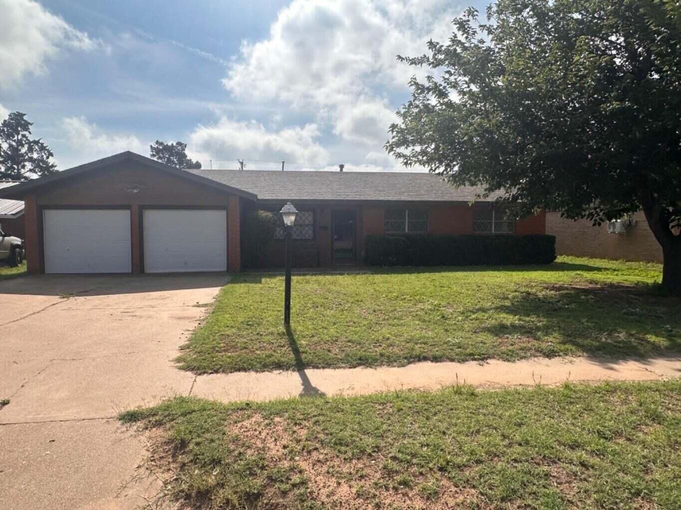 Property Photo:  408 Osage Avenue  TX 79356 