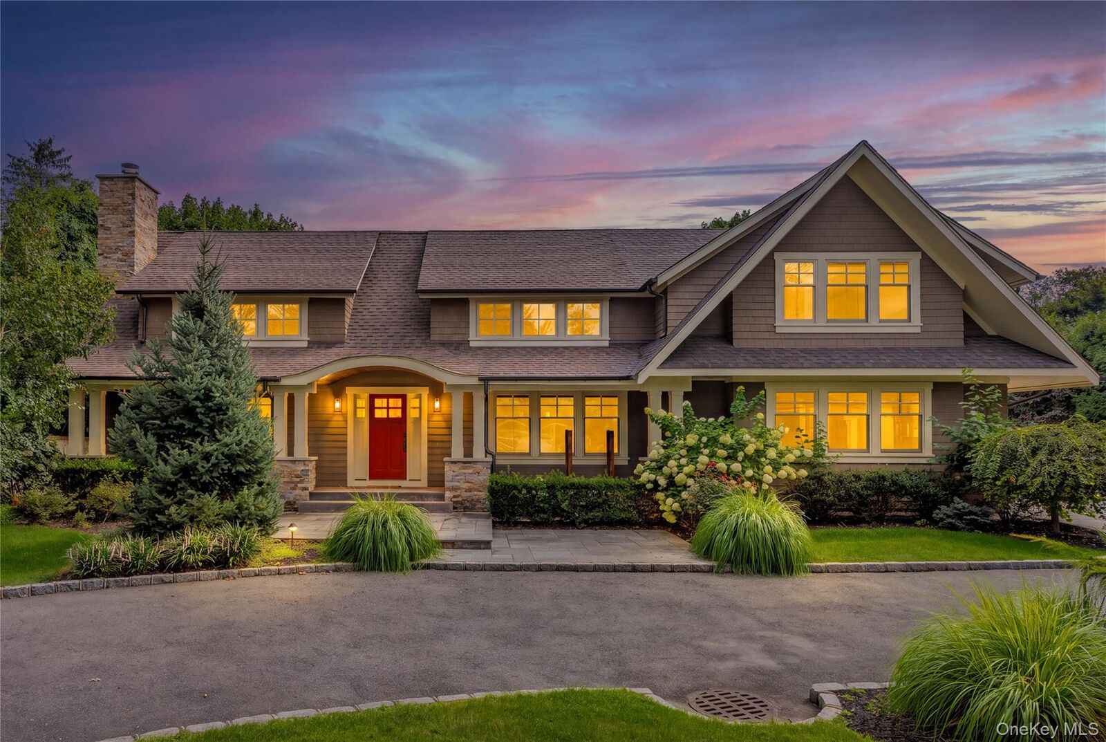 Property Photo:  18 Green Meadow Lane  NY 11743 