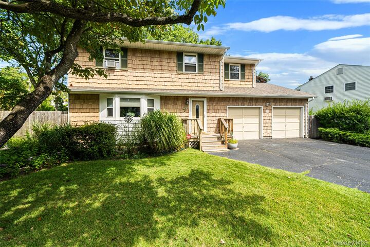 Property Photo:  10 Foothill Lane  NY 11787 