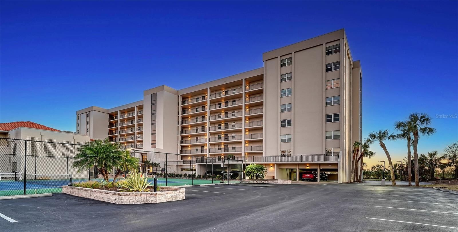 Property Photo: 420 Beach Road 706 FL 34242