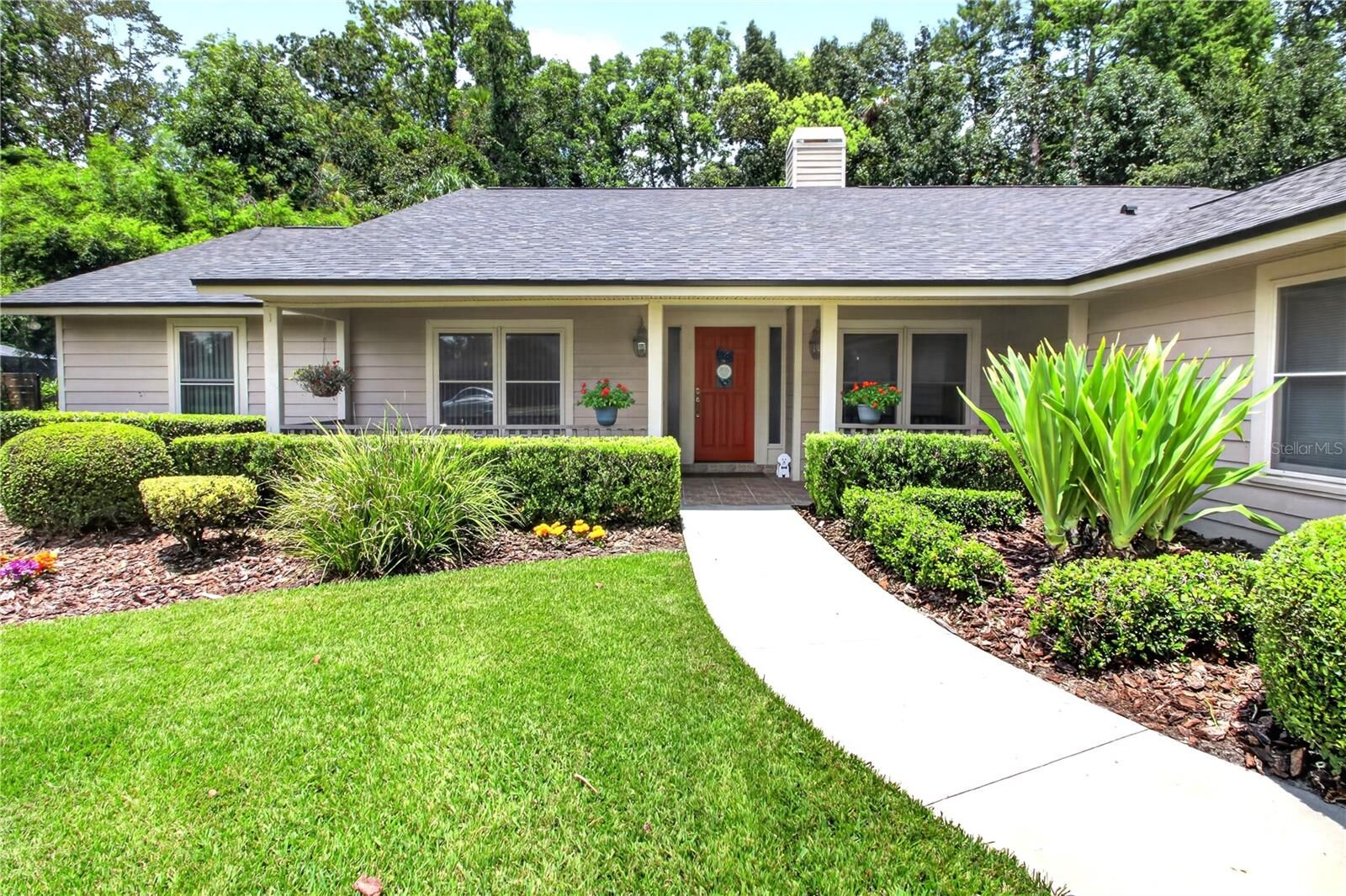 Property Photo: 616 Riverpark Circle FL 32779