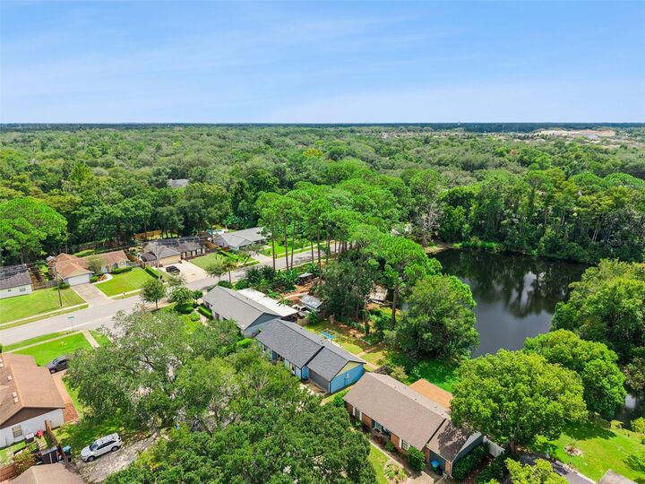 Property Photo: 203 Cottonwood Drive FL 32708