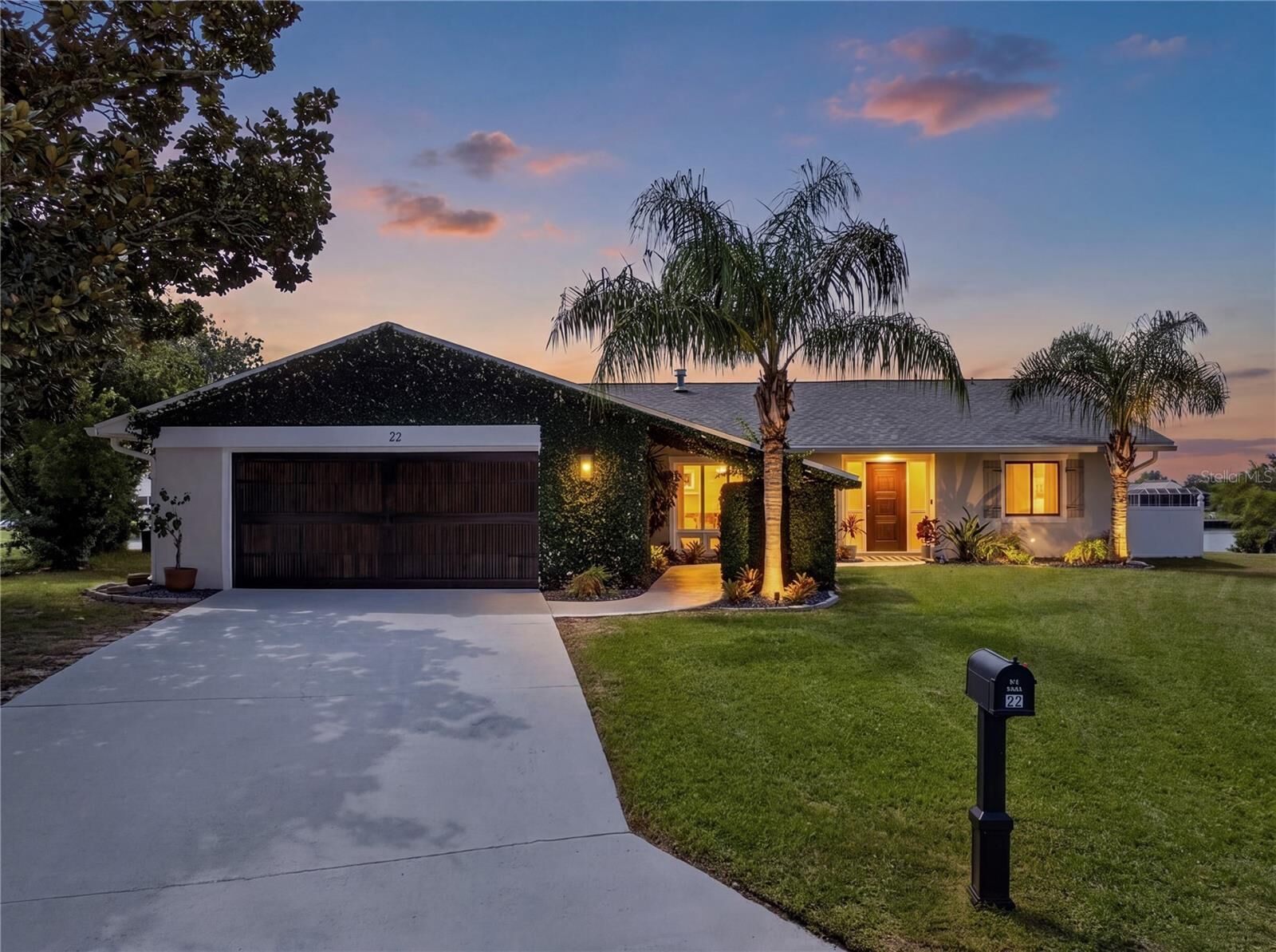 Property Photo:  22 Cottonton Court  FL 32137 