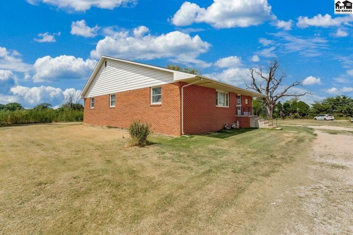 Property Photo: 9504 W 82nd Ave KS 67502