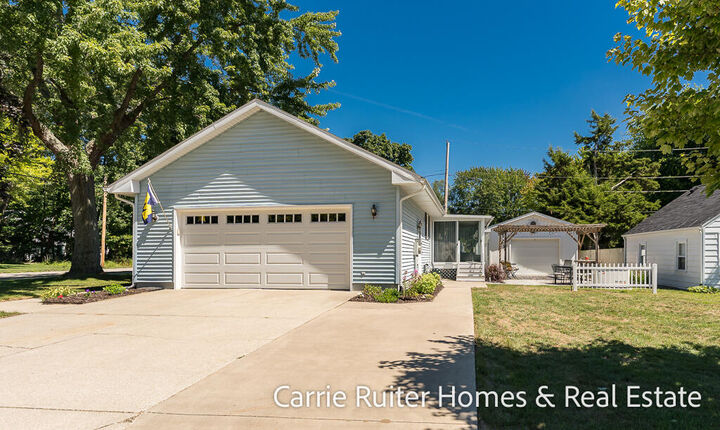 Property Photo: 17232 W Spring Lake Road MI 49456