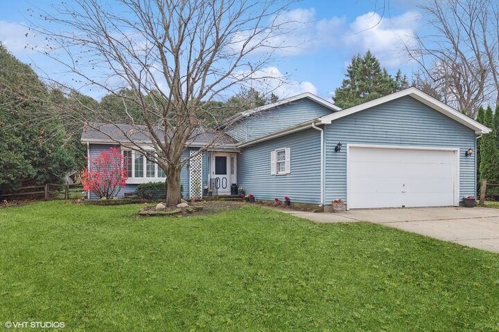 Property Photo:  5401 W Chasefield Circle  IL 60050 