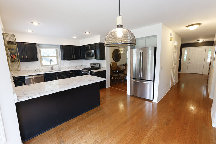 Property Photo:  608 Thackeray Lane  IL 60021 