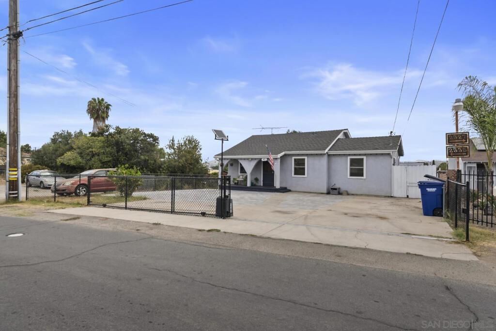 Property Photo:  2335 Bonita Street  CA 91945 