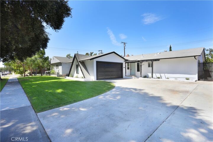 Property Photo:  2105 W Hall  CA 92704 