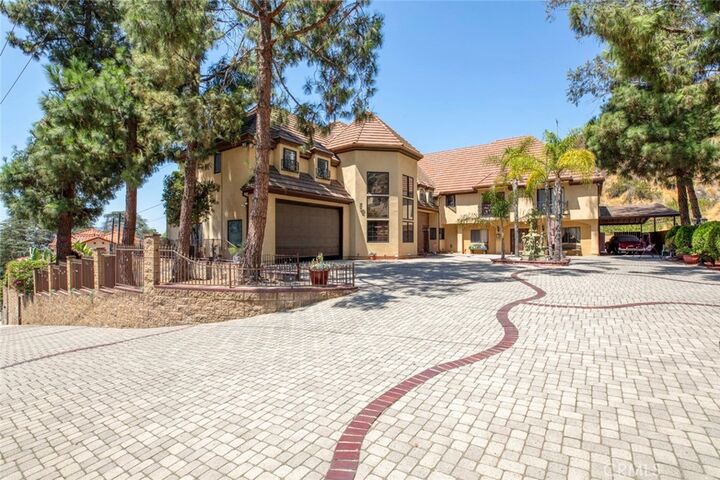 Property Photo: 1663 Vista CA 91201