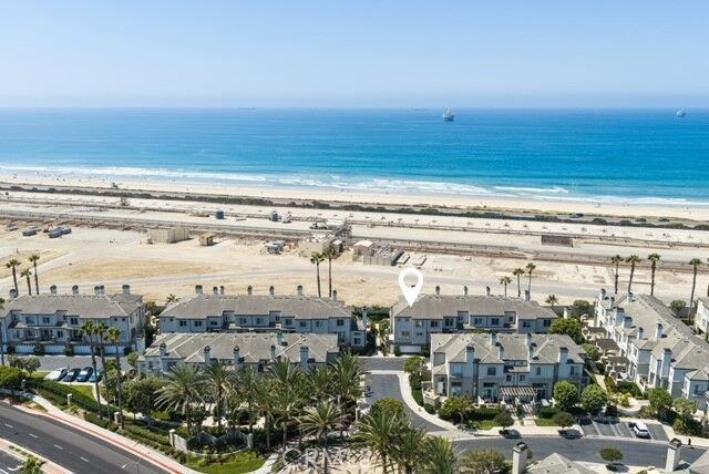 Property Photo: 19427 Surfset CA 92648