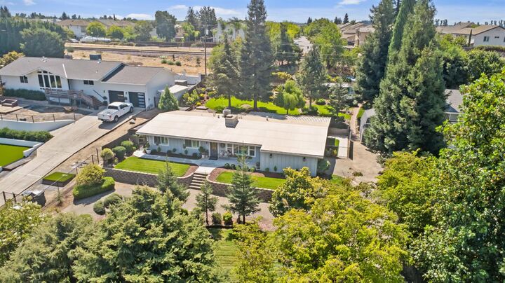 Property Photo:  2119 Tioga Avenue  CA 95361 