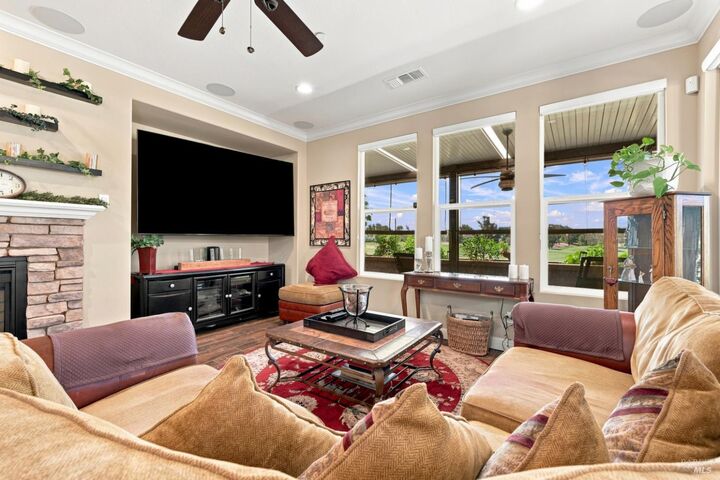 Property Photo: 306 Riverwood Lane CA 94571
