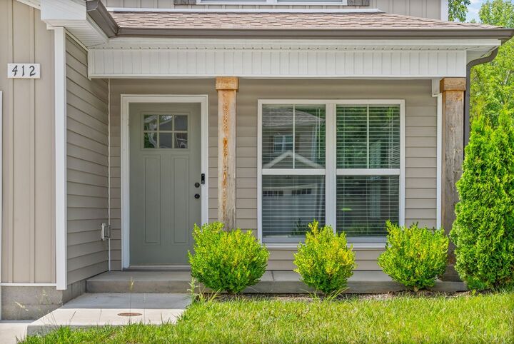 Property Photo: 412 Hillside Dr TN 37040