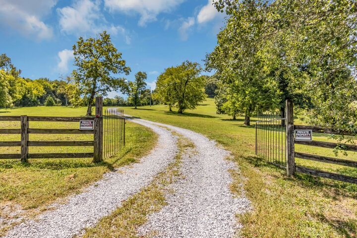 Property Photo:  7915 Dismal Hollow Rd  TN 37037 